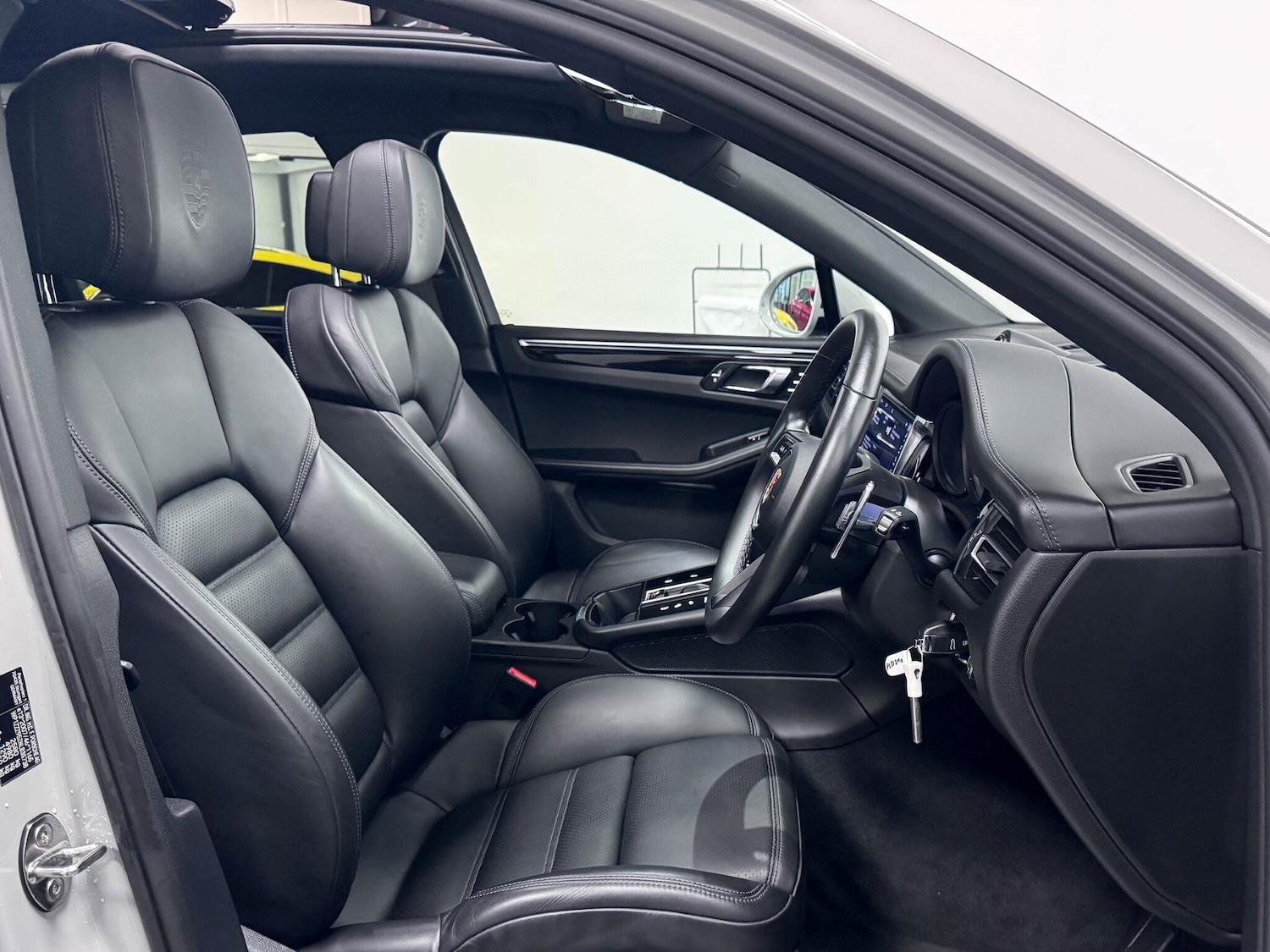 Used Porsche Macan 2022 for sale - 76425097: Photo 26