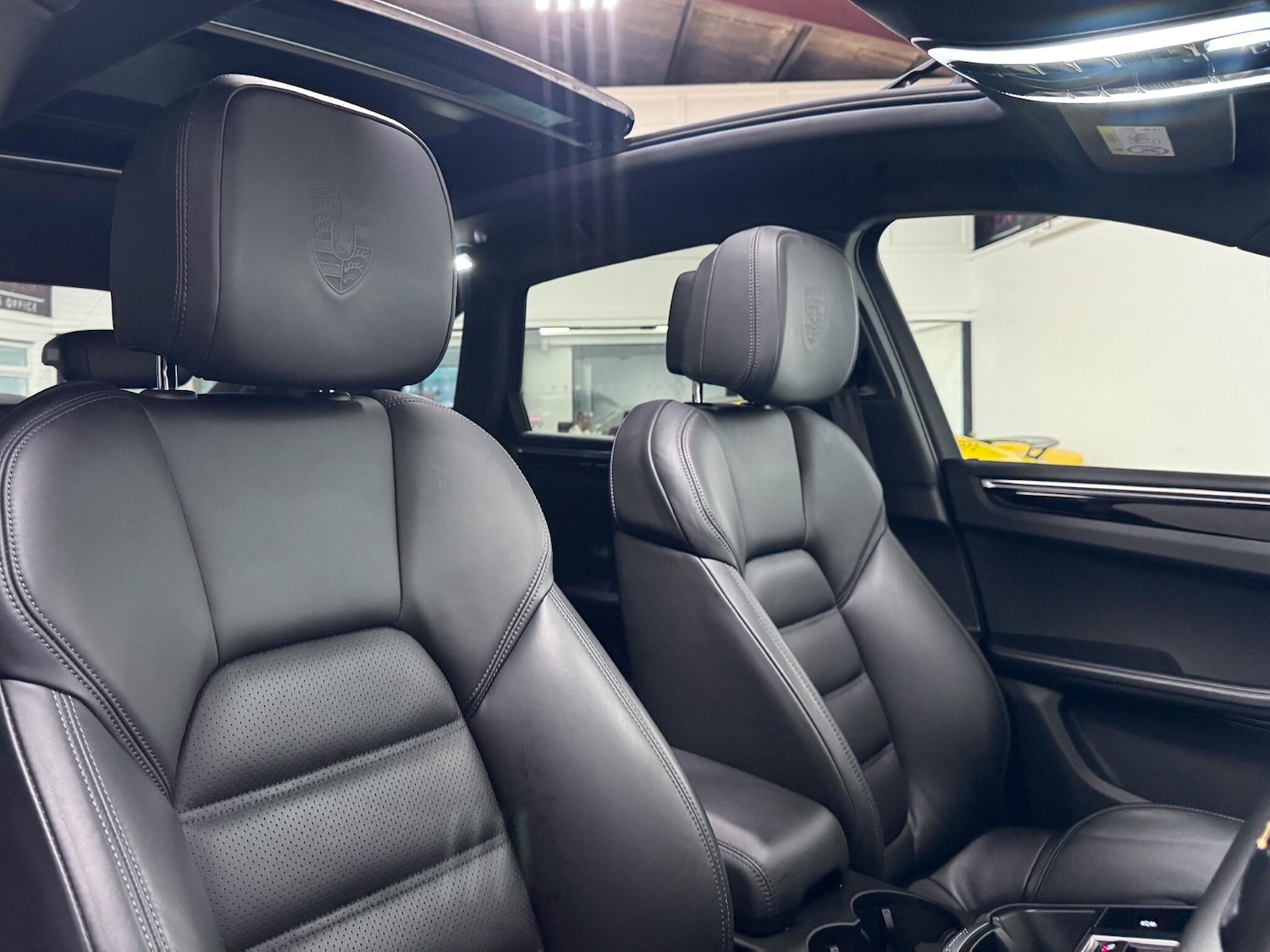 Used Porsche Macan 2022 for sale - 76425097: Photo 27