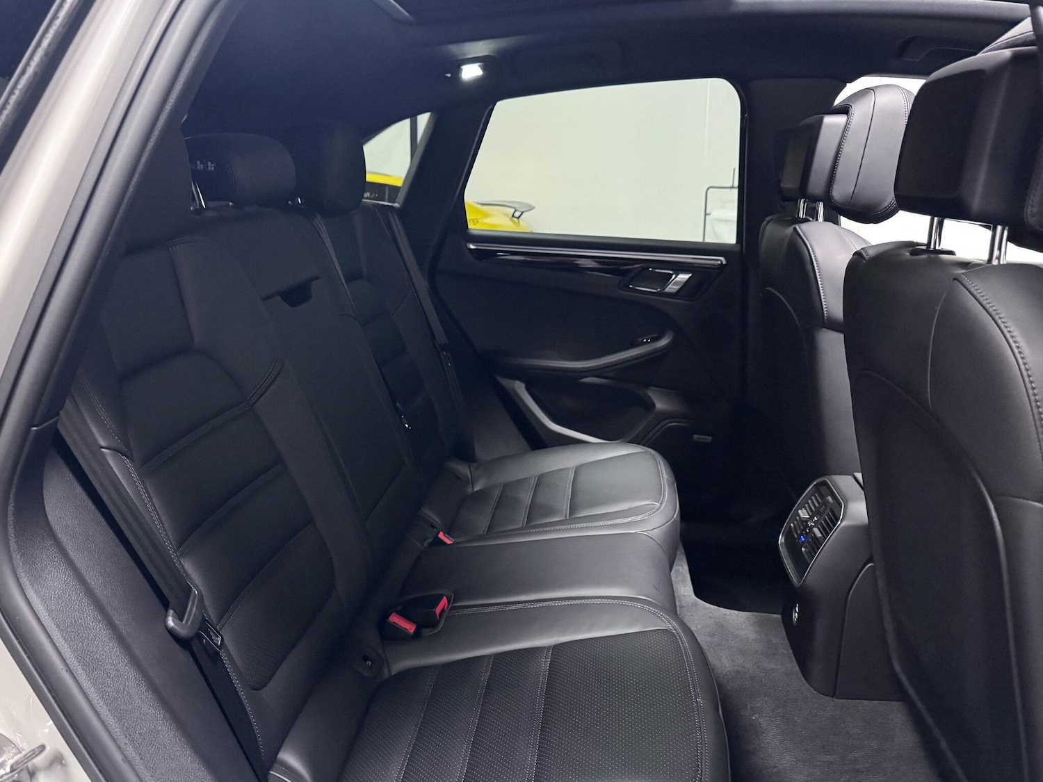 Used Porsche Macan 2022 for sale - 76425097: Photo 28