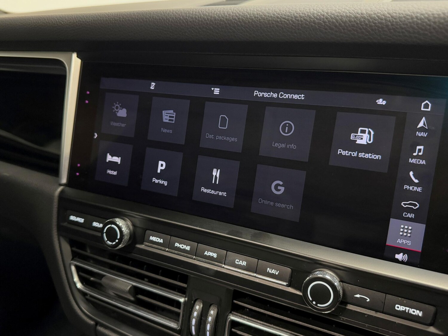 Used Porsche Macan 2020 for sale - 75401229: Photo 59