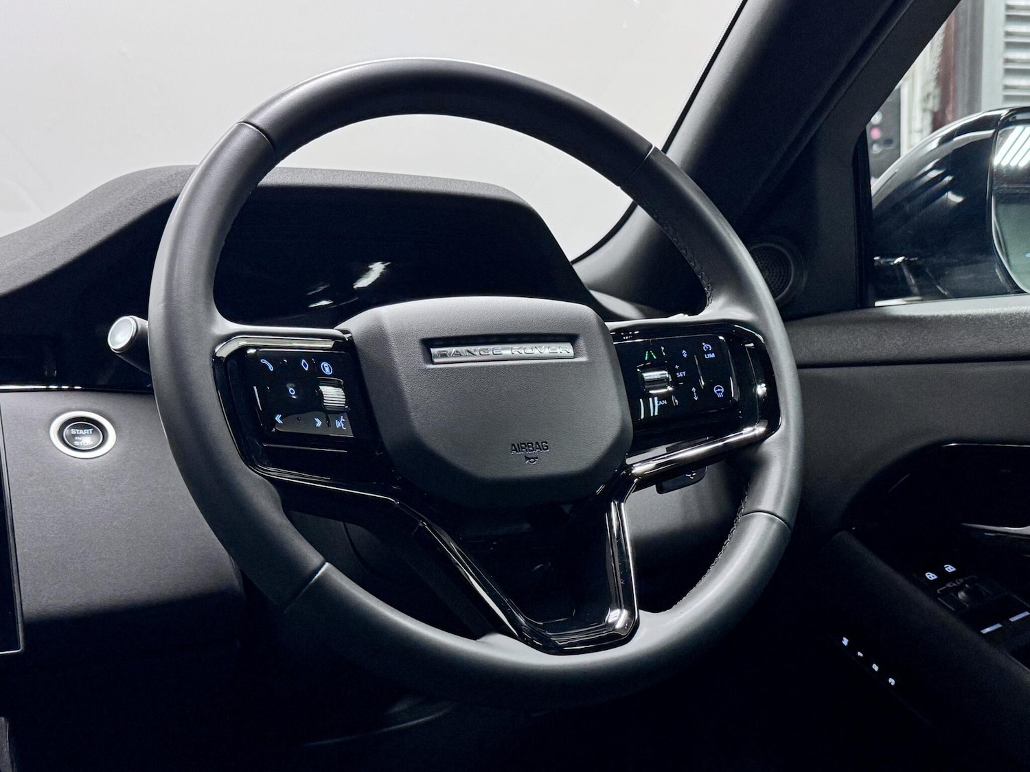 Used Land Rover Range Rover Evoque 2023 for sale - 77574845: Photo 21