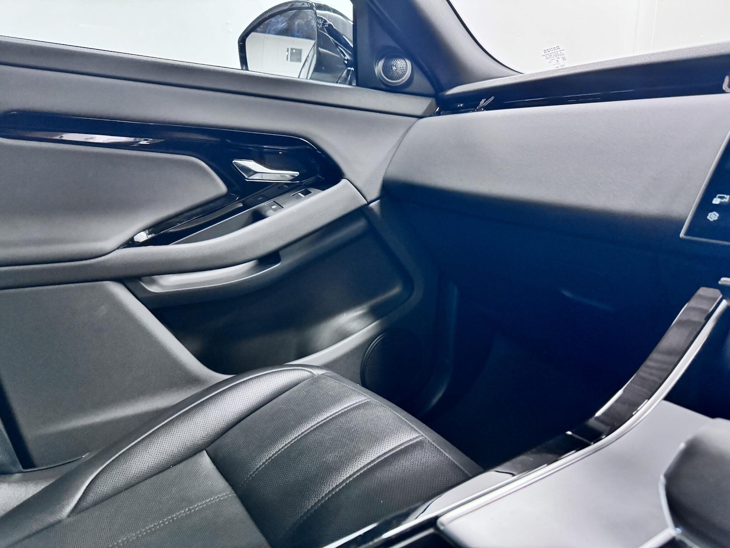 Used Land Rover Range Rover Evoque 2023 for sale - 77574845: Photo 26