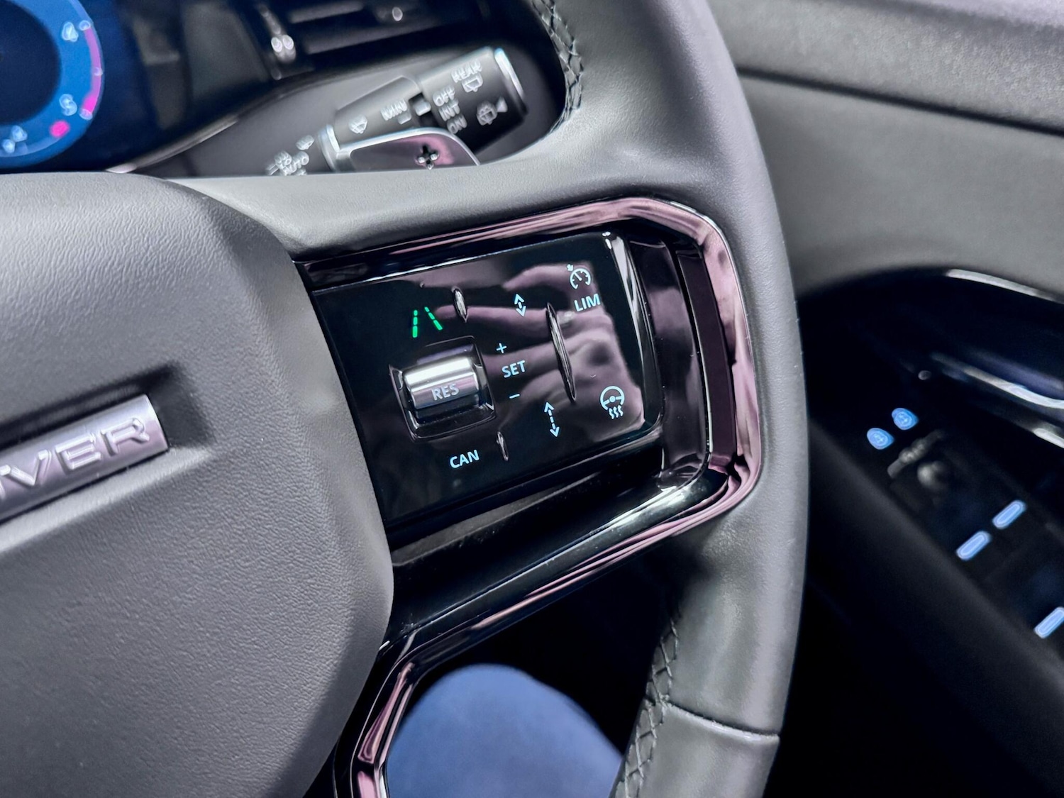 Used Land Rover Range Rover Evoque 2023 for sale - 77574845: Photo 32