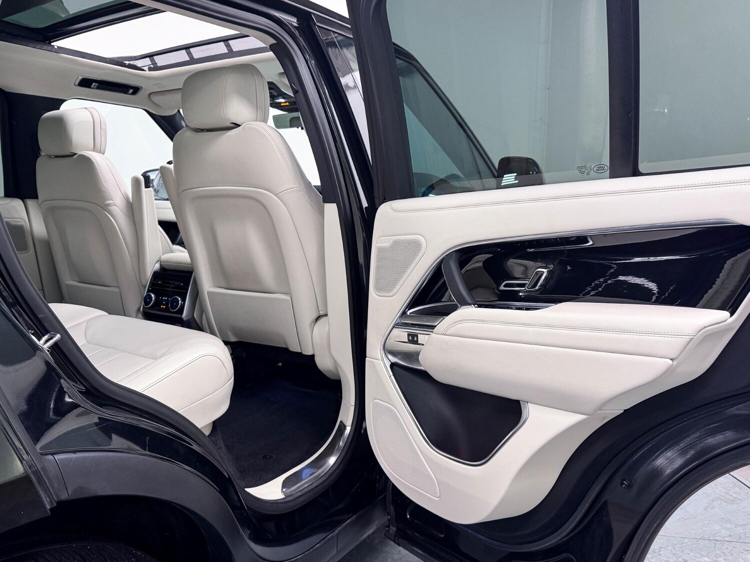 Used Land Rover Range Rover for sale - 76865624: Photo 26