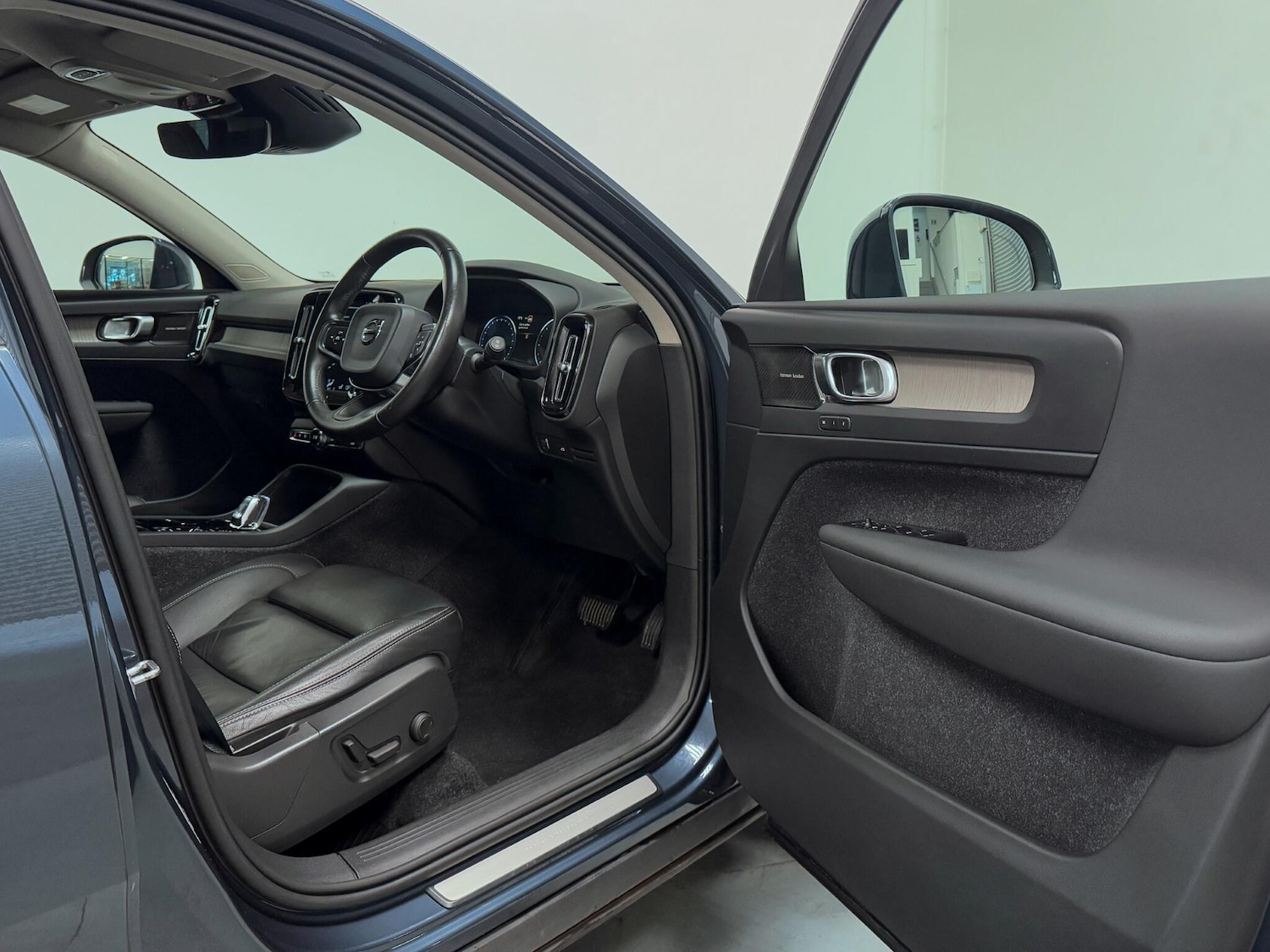 Used Volvo XC40 2019 for sale - 76284417: Photo 17