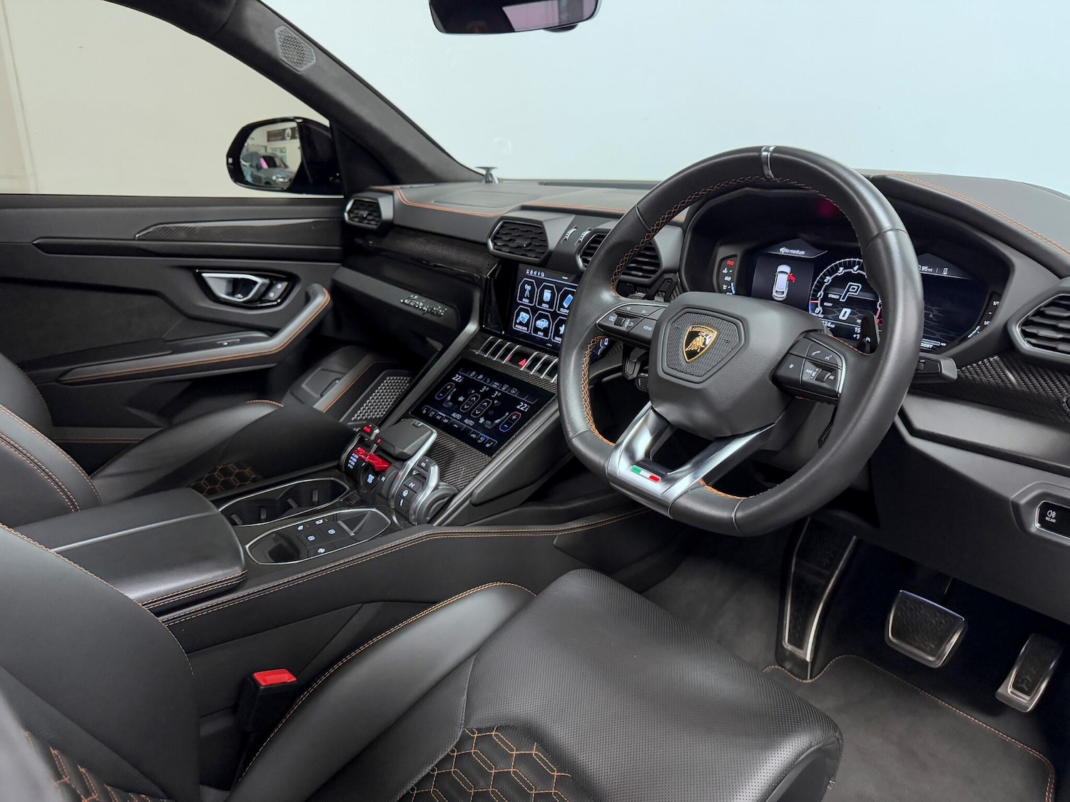 Used Lamborghini Urus 2022 for sale - 77029376: Photo 30