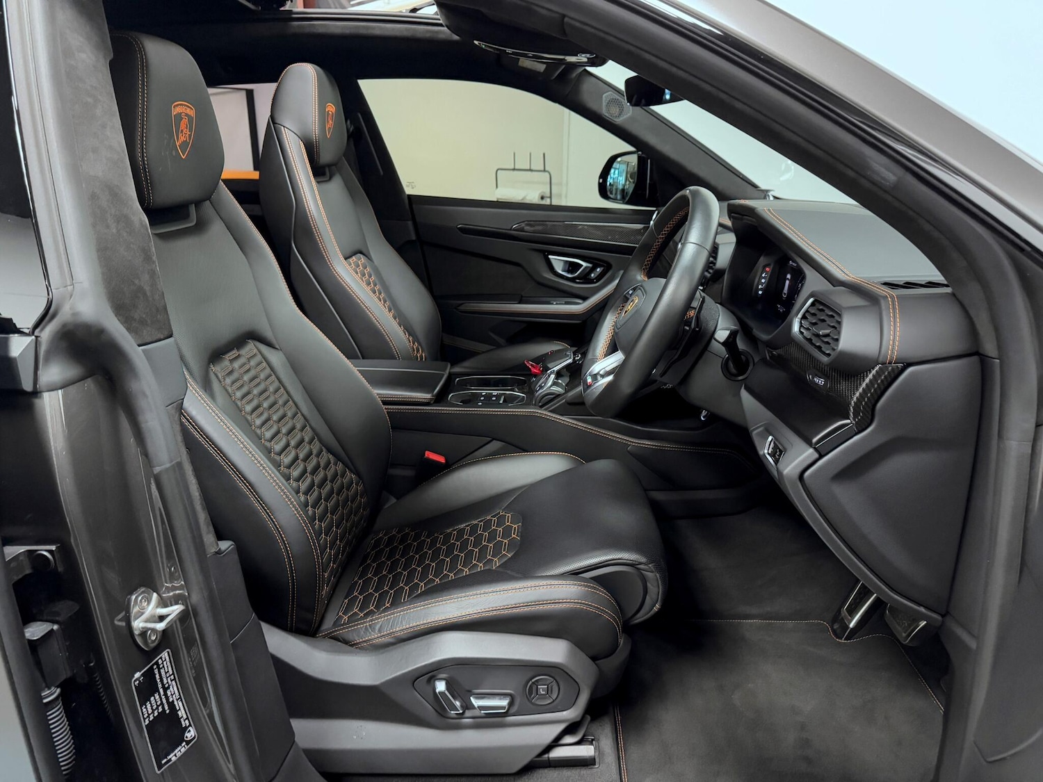 Used Lamborghini Urus 2022 for sale - 77029376: Photo 31