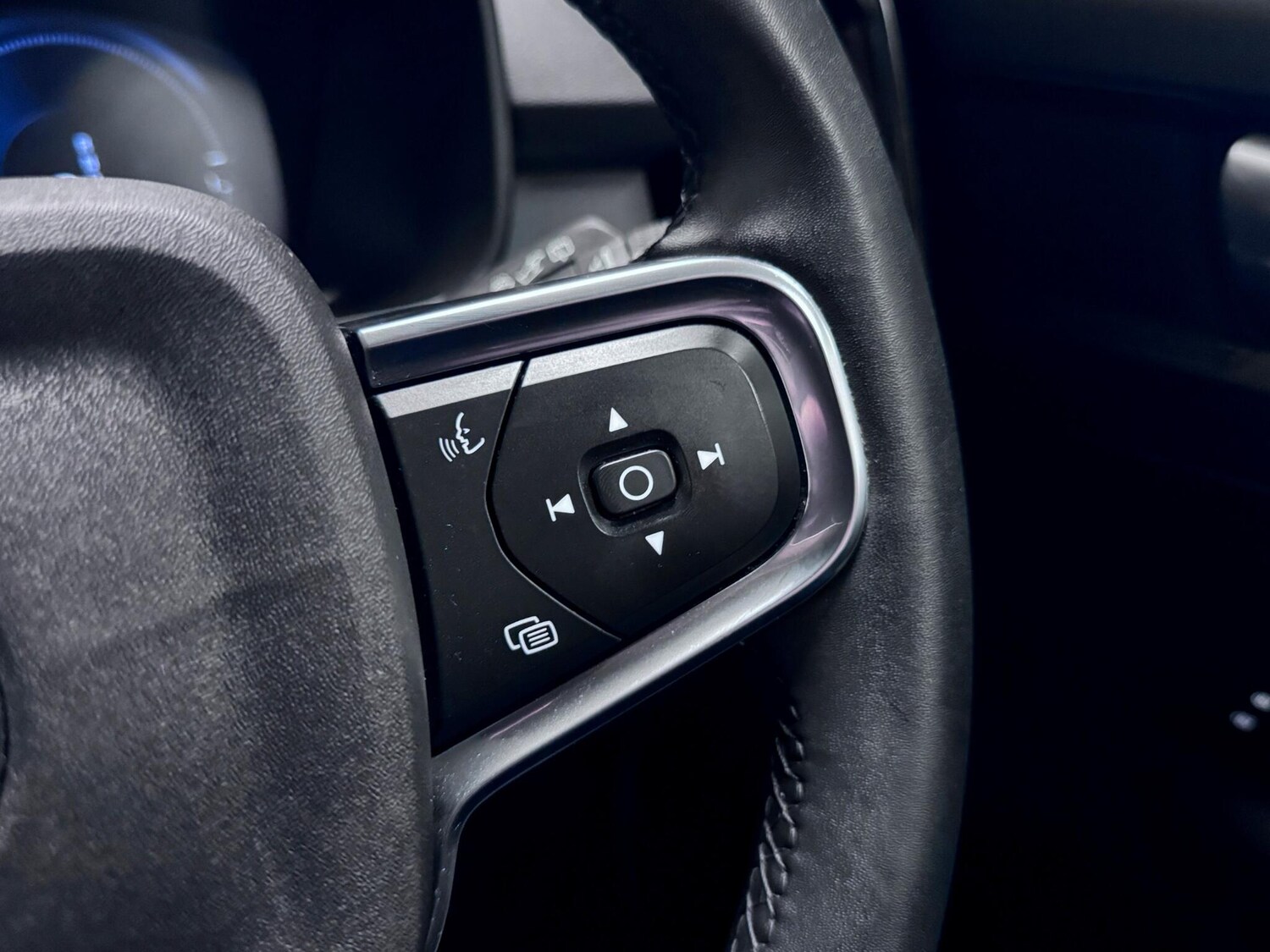 Used Volvo XC40 2022 for sale - 77120639: Photo 34