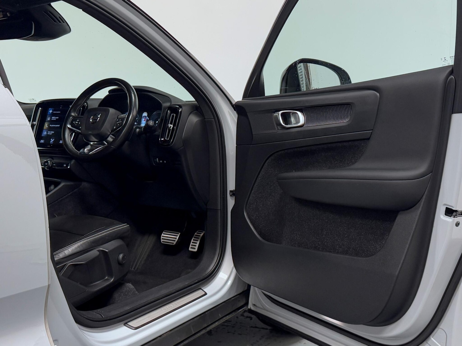 Used Volvo XC40 2021 for sale - 76326484: Photo 14