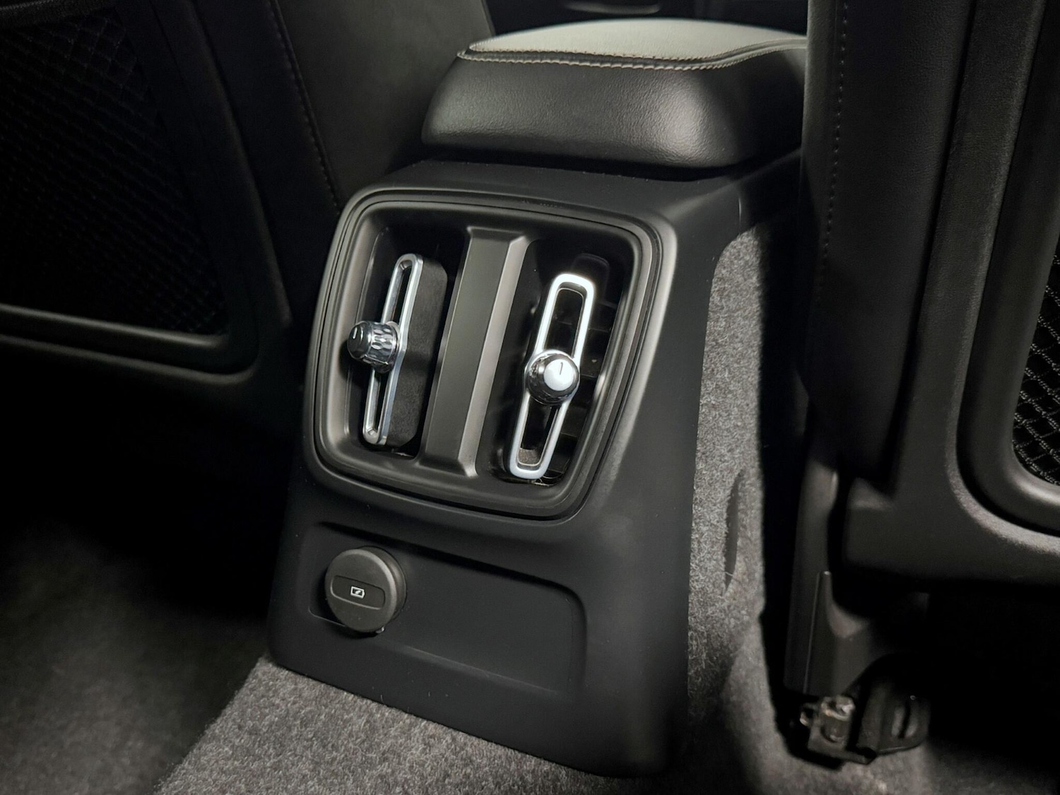 Used Volvo XC40 2021 for sale - 76326484: Photo 23