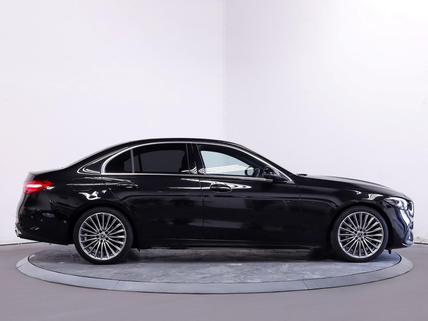 Used Mercedes-Benz C Class 2023 for sale - 76608558: Photo 8