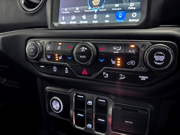 Used Jeep Wrangler 2020 for sale - 75732337: Photo 33