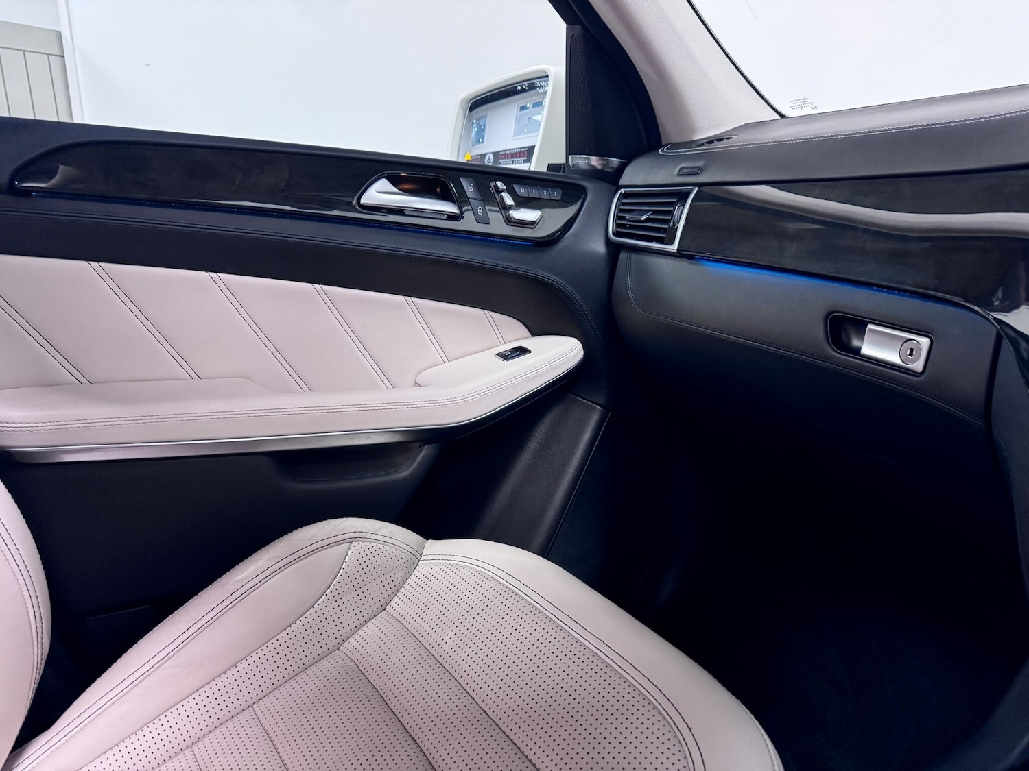 Used Mercedes-Benz GLS 2019 for sale - 76781321: Photo 31