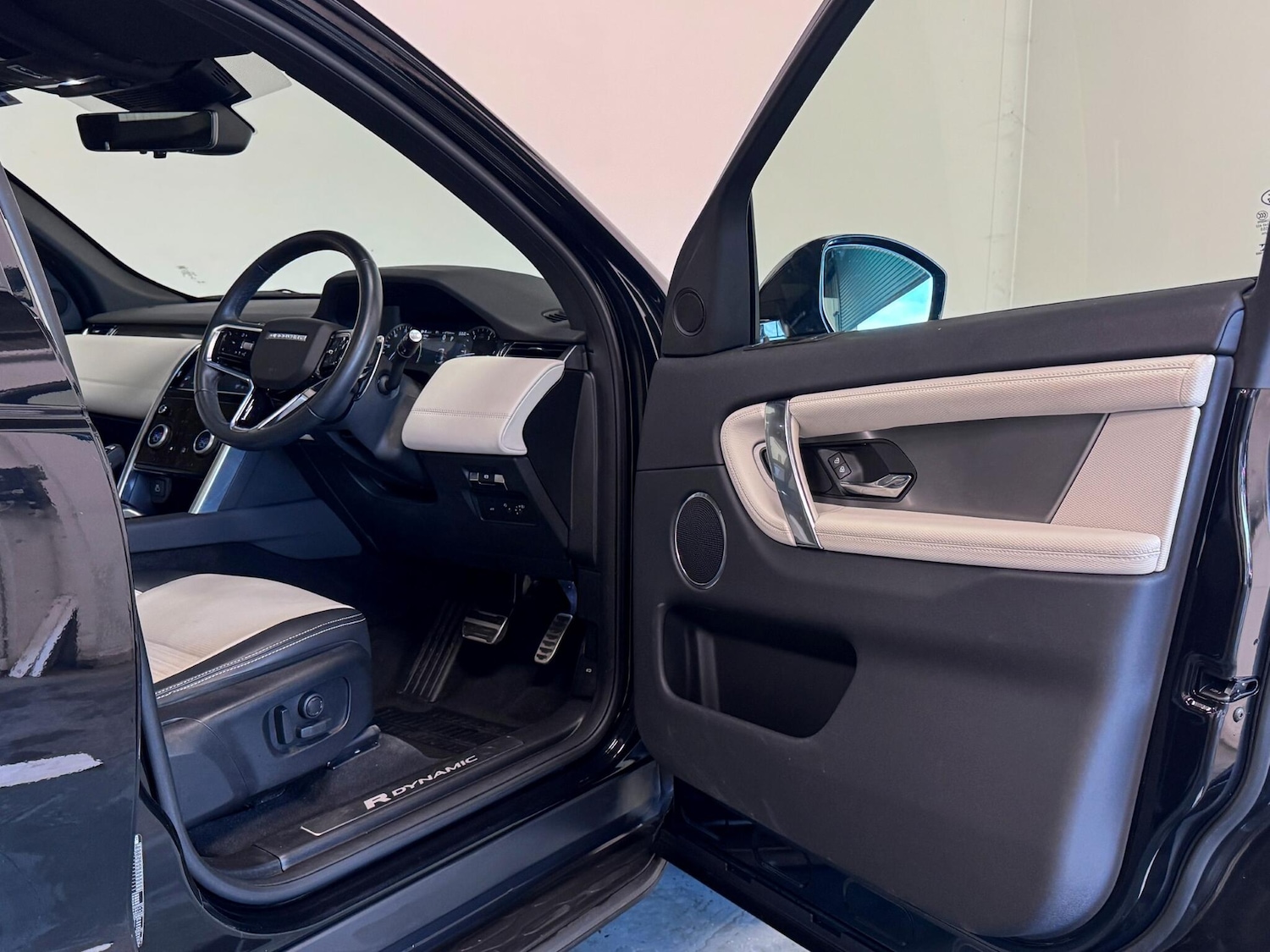 Used Land Rover Discovery Sport 2022 for sale - 76824594: Photo 14