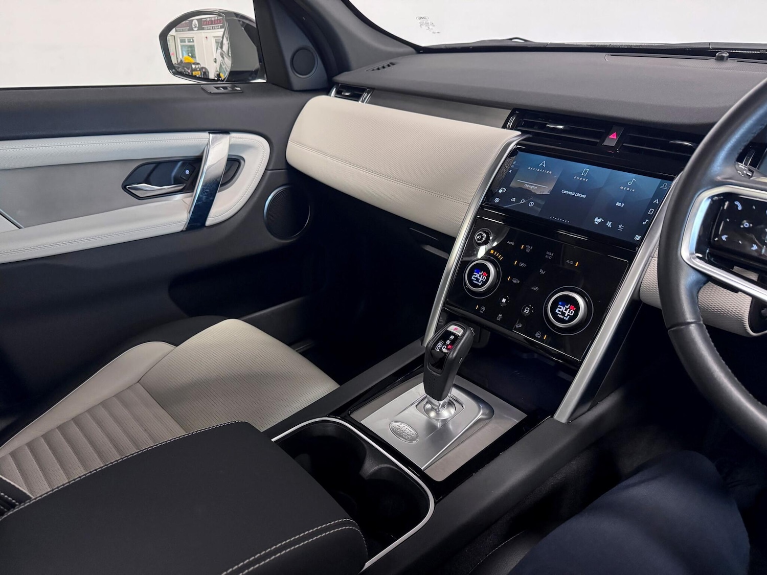 Used Land Rover Discovery Sport 2022 for sale - 76824594: Photo 23