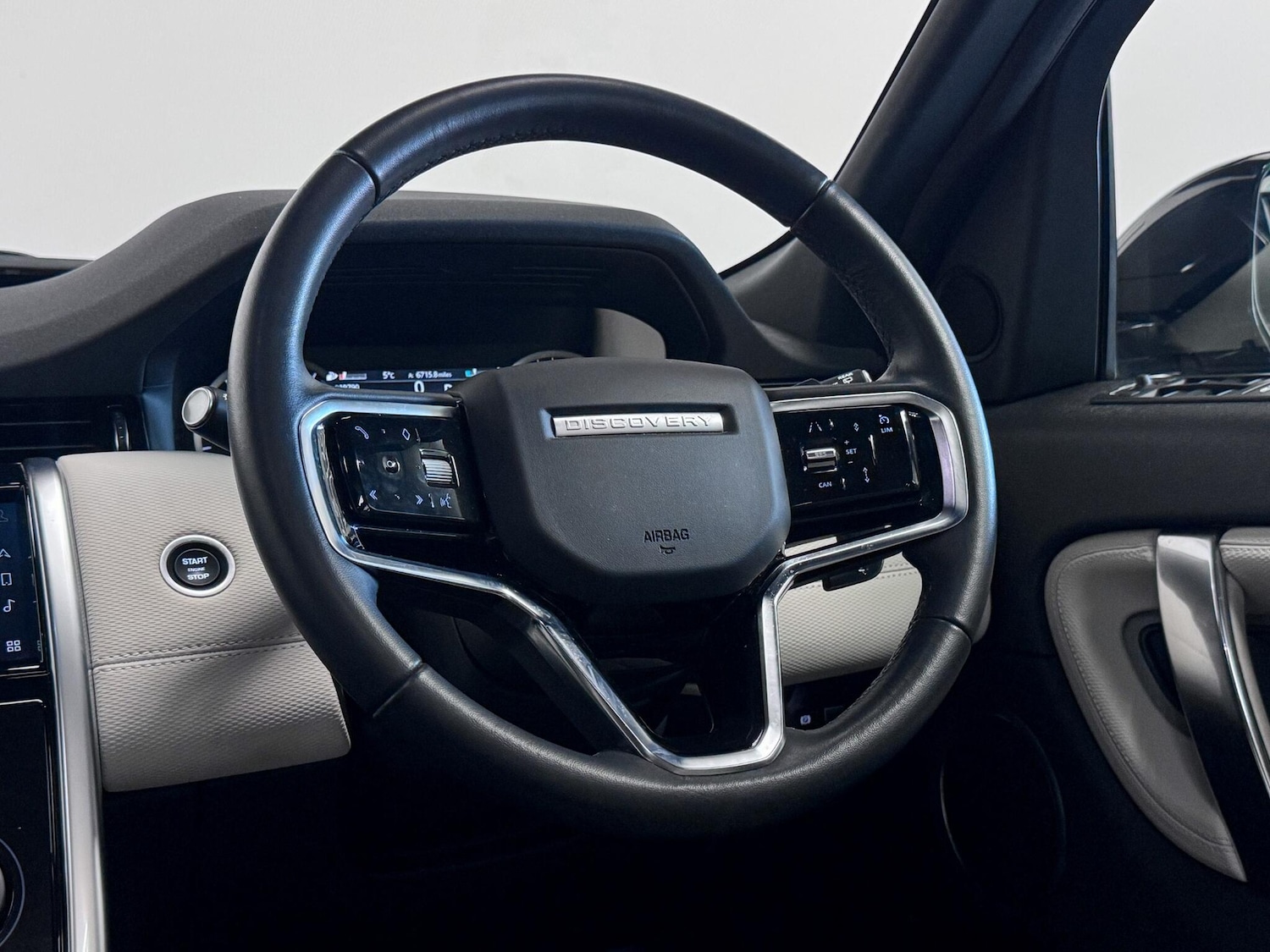 Used Land Rover Discovery Sport 2022 for sale - 76824594: Photo 27