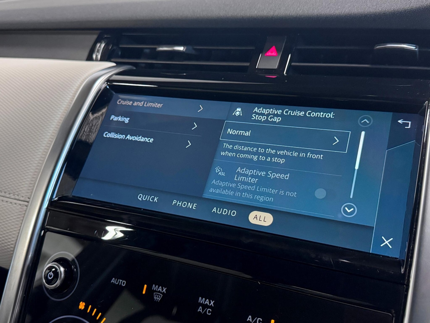 Used Land Rover Discovery Sport 2022 for sale - 76824594: Photo 46