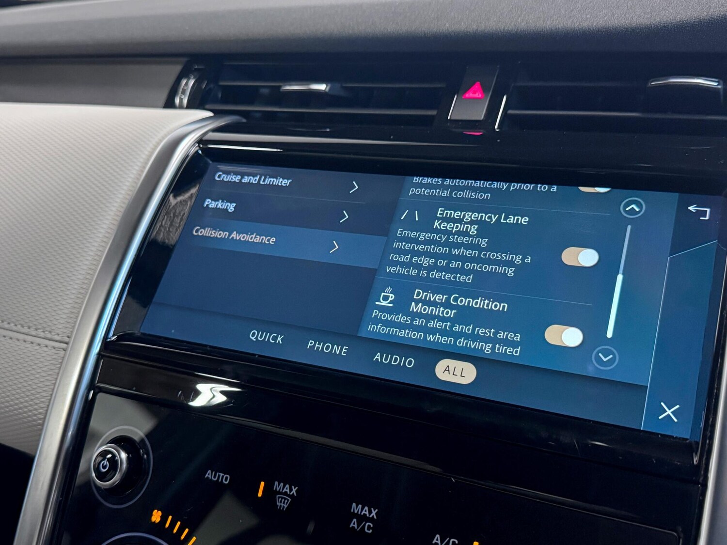 Used Land Rover Discovery Sport 2022 for sale - 76824594: Photo 50