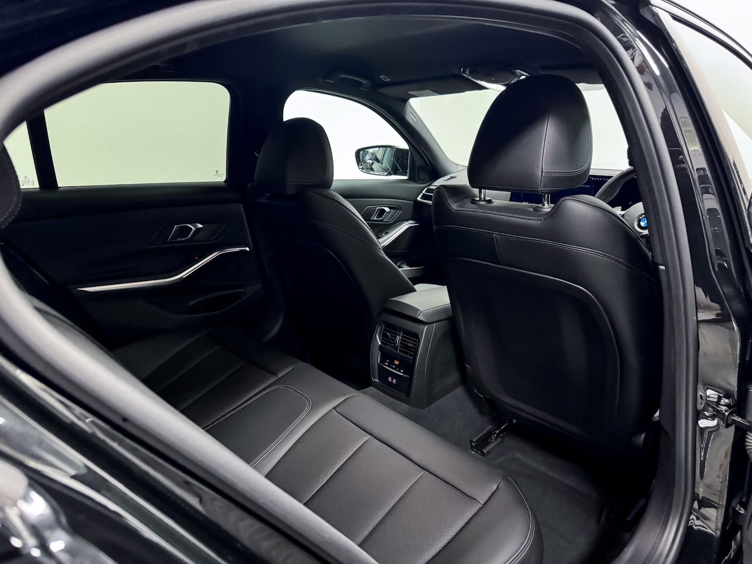 Used BMW 3 Series 2024 for sale - 77468940: Photo 23