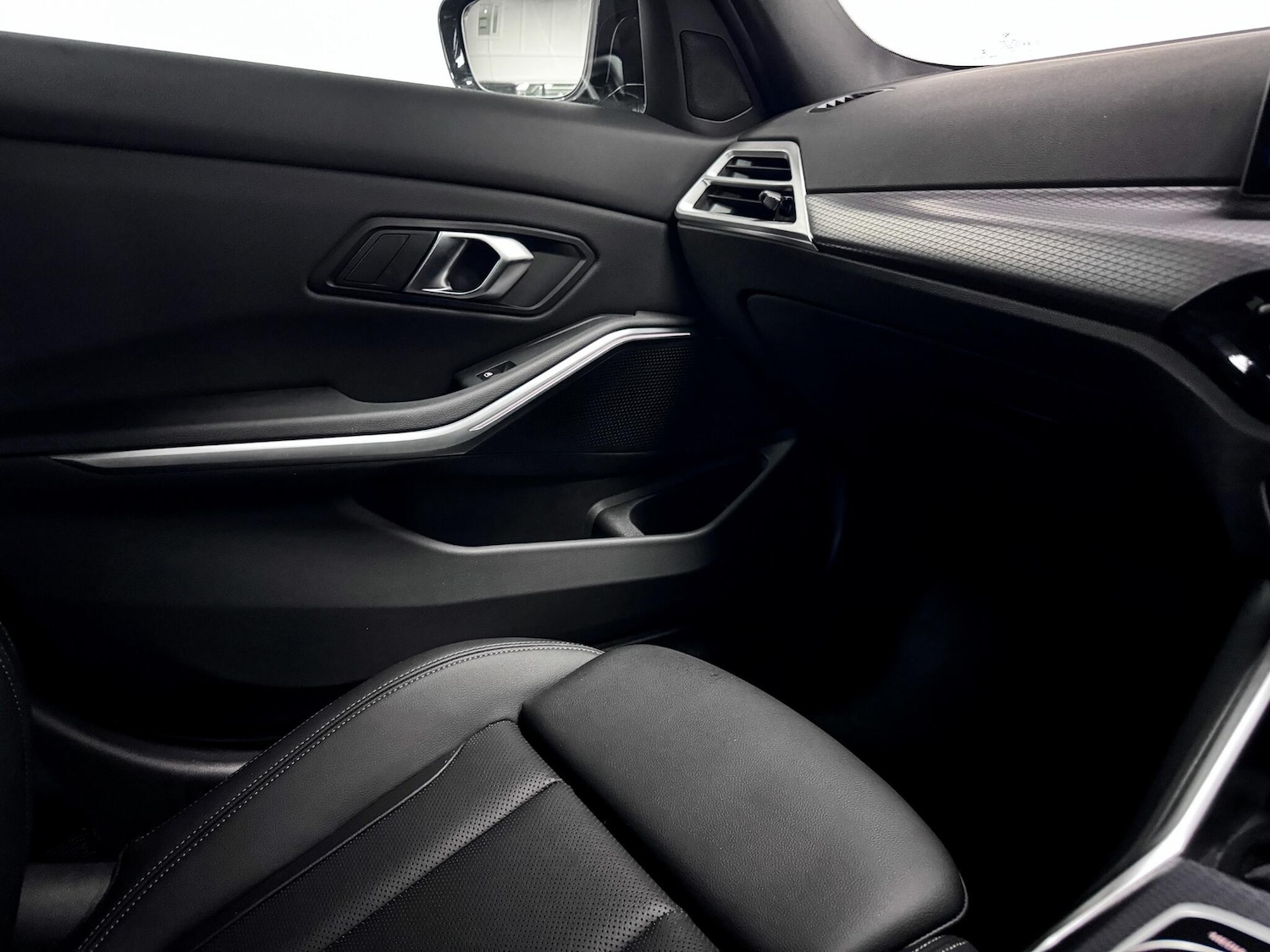 Used BMW 3 Series 2024 for sale - 77468940: Photo 27