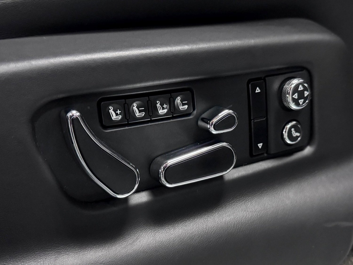 Used Bentley Bentayga 2017 for sale - 76472370: Photo 19