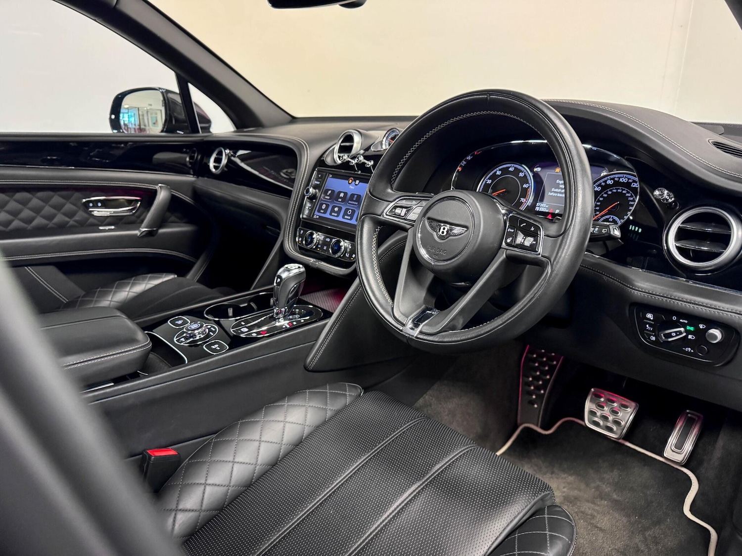 Used Bentley Bentayga 2017 for sale - 76472370: Photo 21