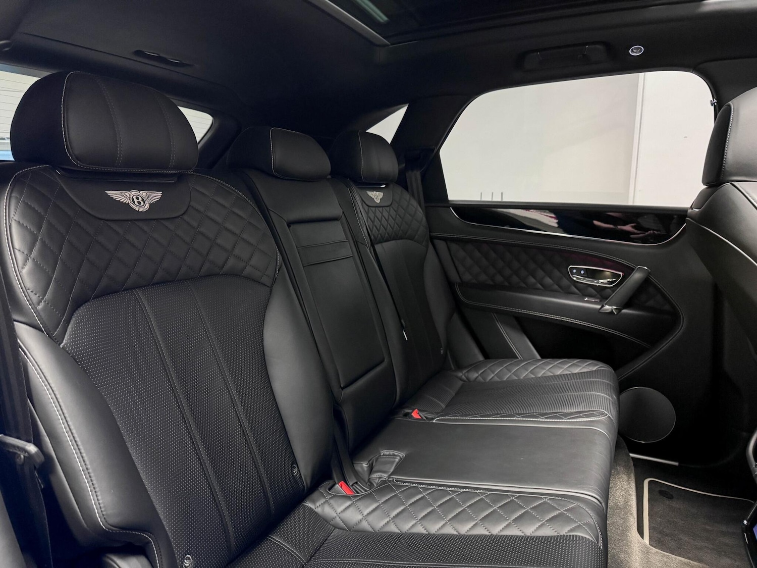 Used Bentley Bentayga 2017 for sale - 76472370: Photo 26