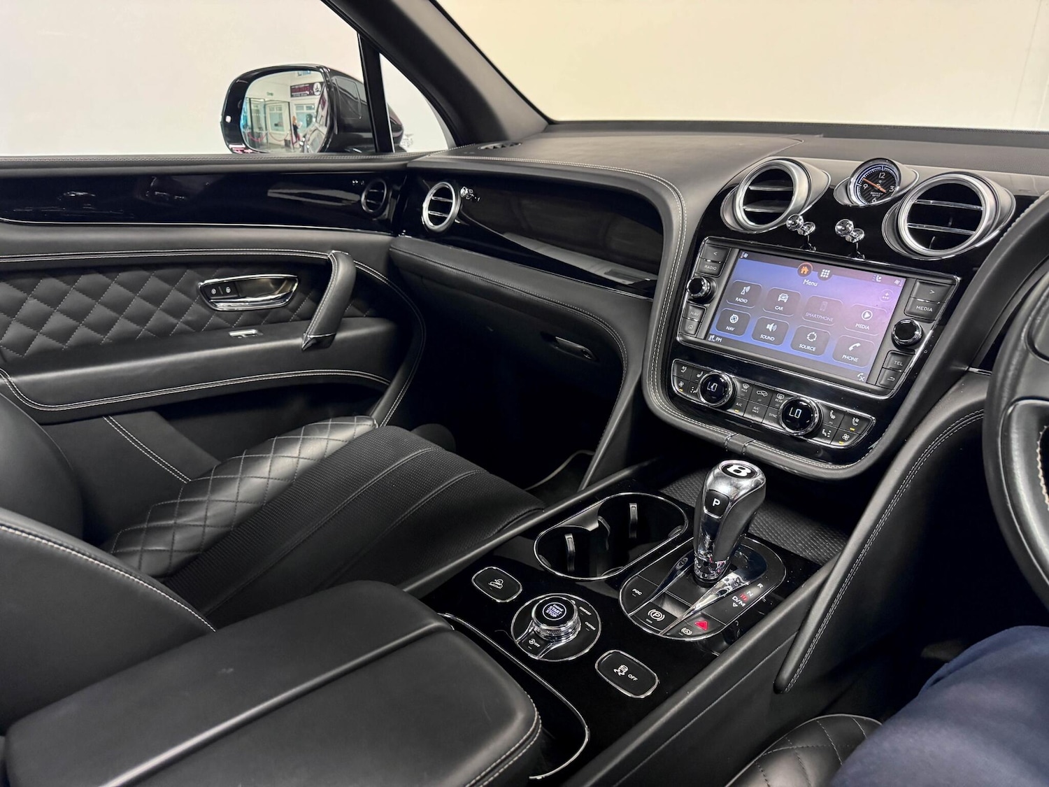 Used Bentley Bentayga 2017 for sale - 76472370: Photo 30