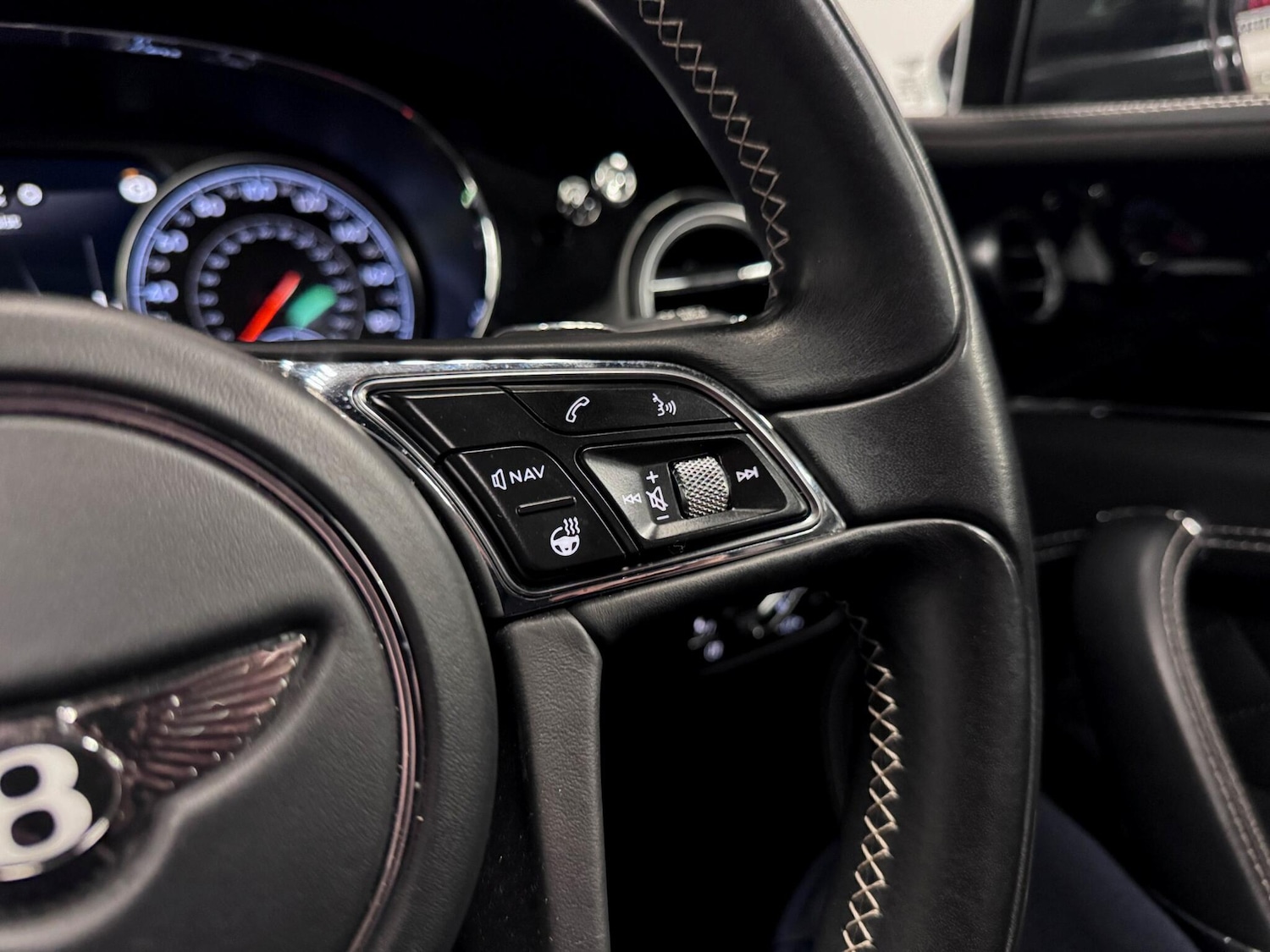 Used Bentley Bentayga 2017 for sale - 76472370: Photo 43