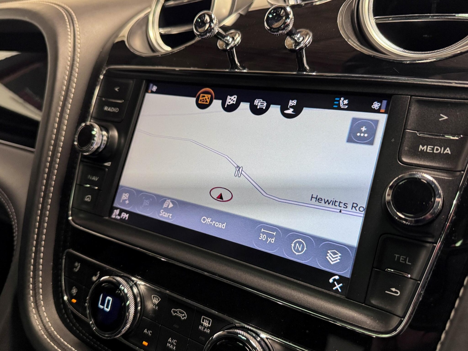 Used Bentley Bentayga 2017 for sale - 76472370: Photo 44