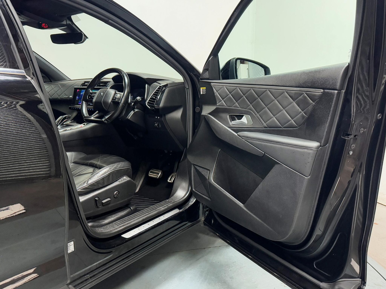 Used DS Automobiles DS 7 Crossback 2019 for sale - 76259757: Photo 16