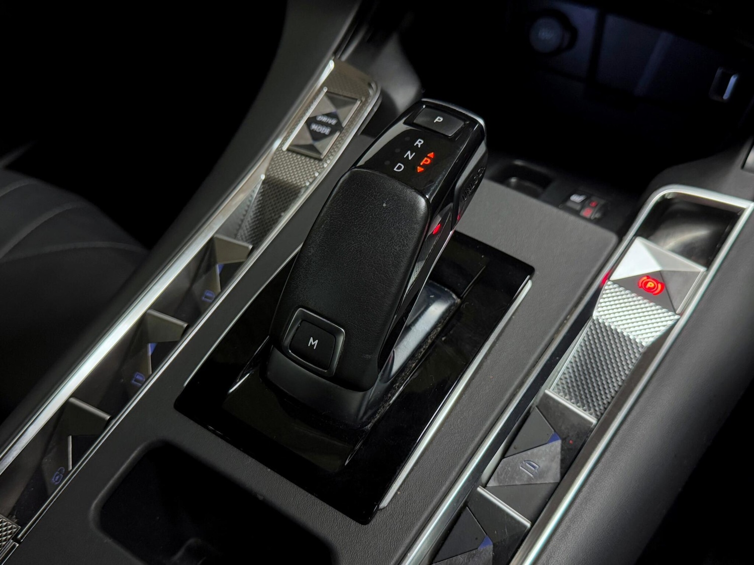 Used DS Automobiles DS 7 Crossback 2019 for sale - 76259757: Photo 30