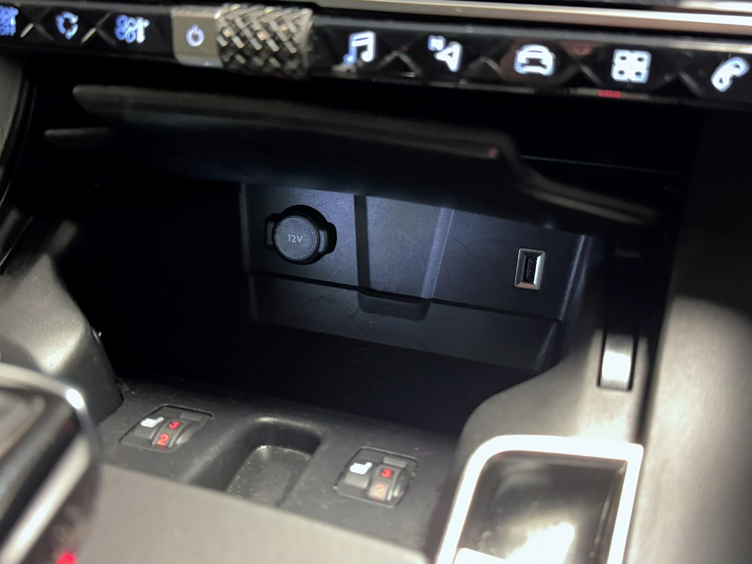 Used DS Automobiles DS 7 Crossback 2019 for sale - 76259757: Photo 32