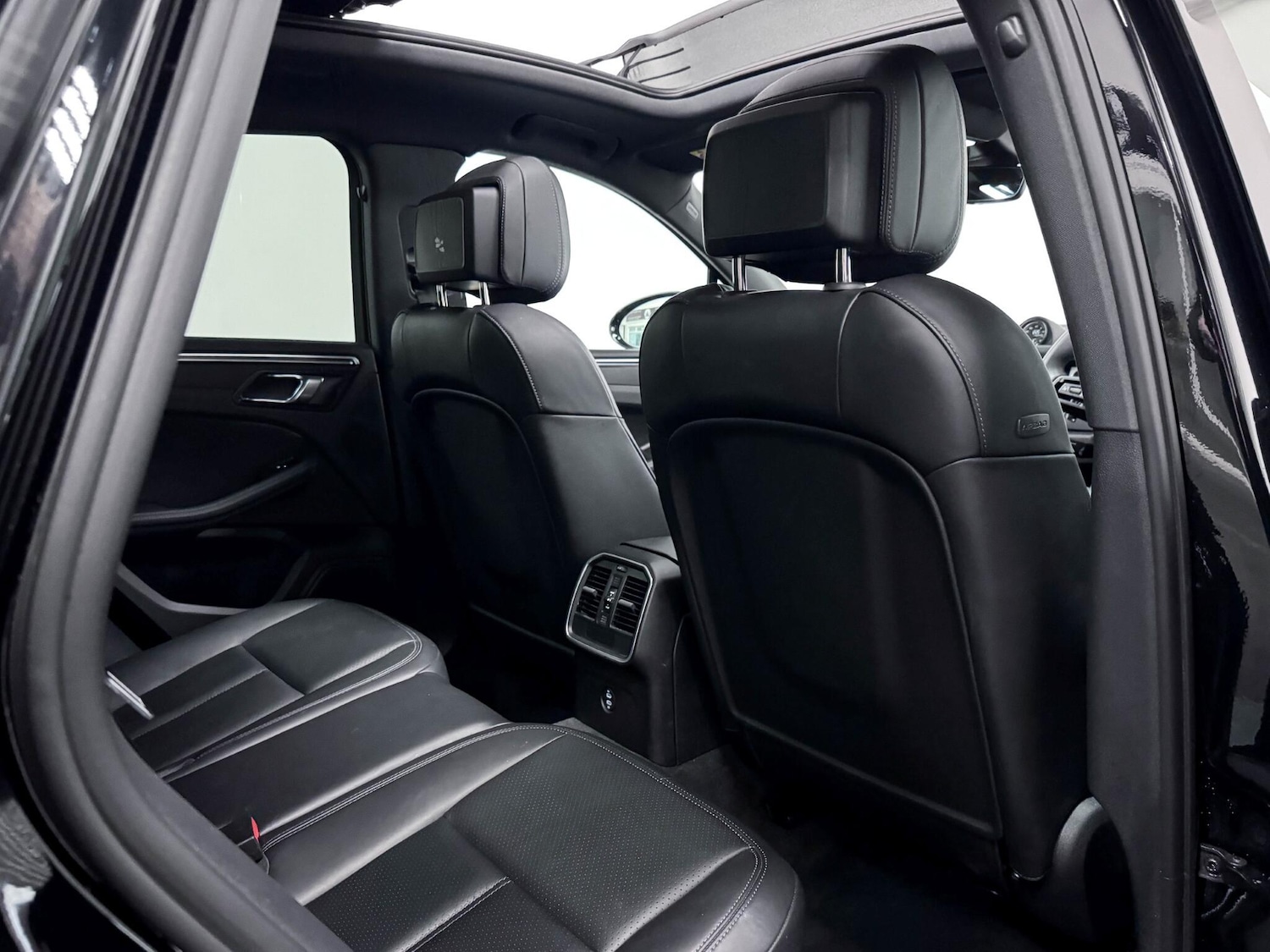 Used Porsche Macan 2022 for sale - 76573000: Photo 26