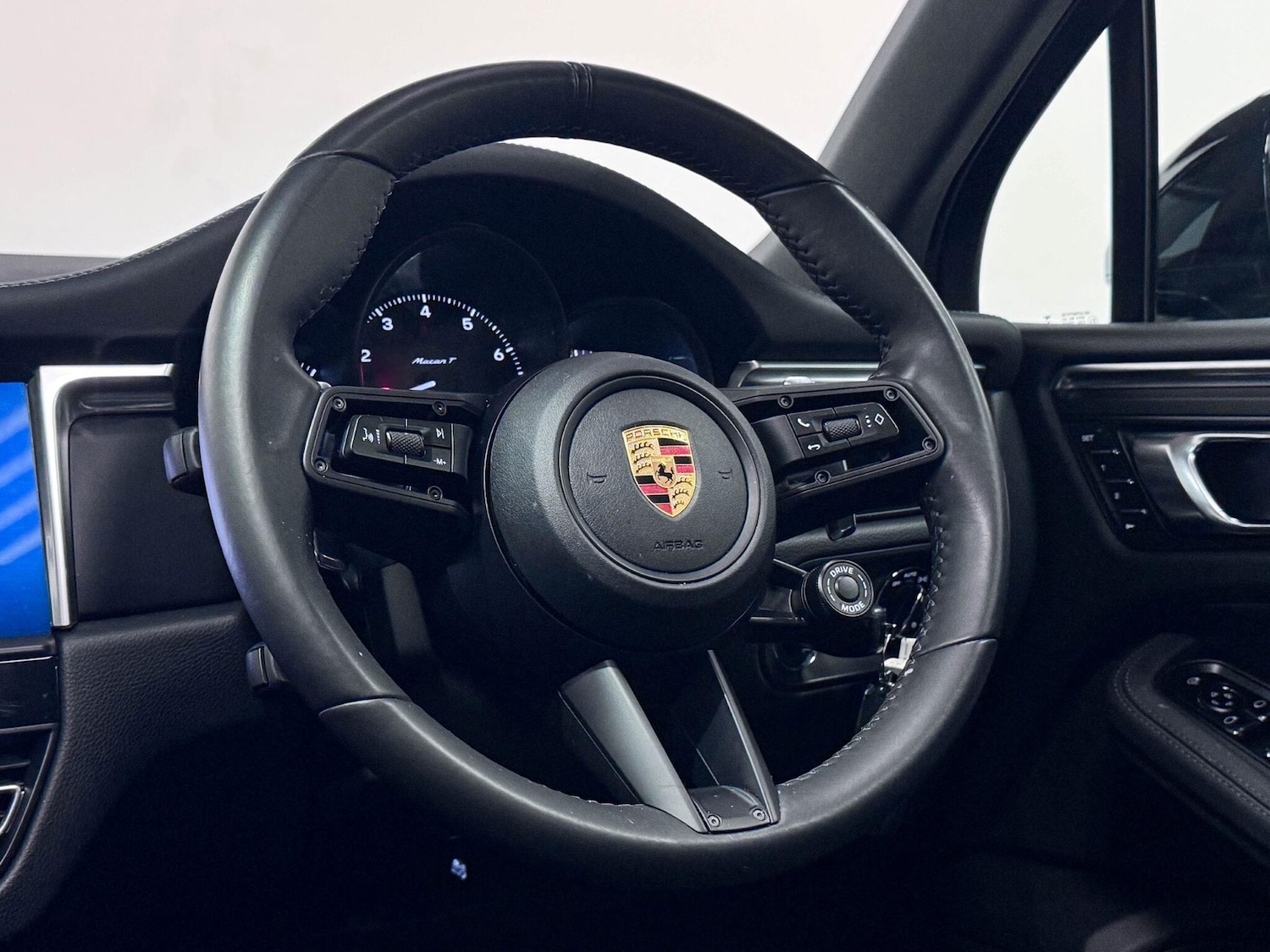 Used Porsche Macan 2022 for sale - 76573000: Photo 36