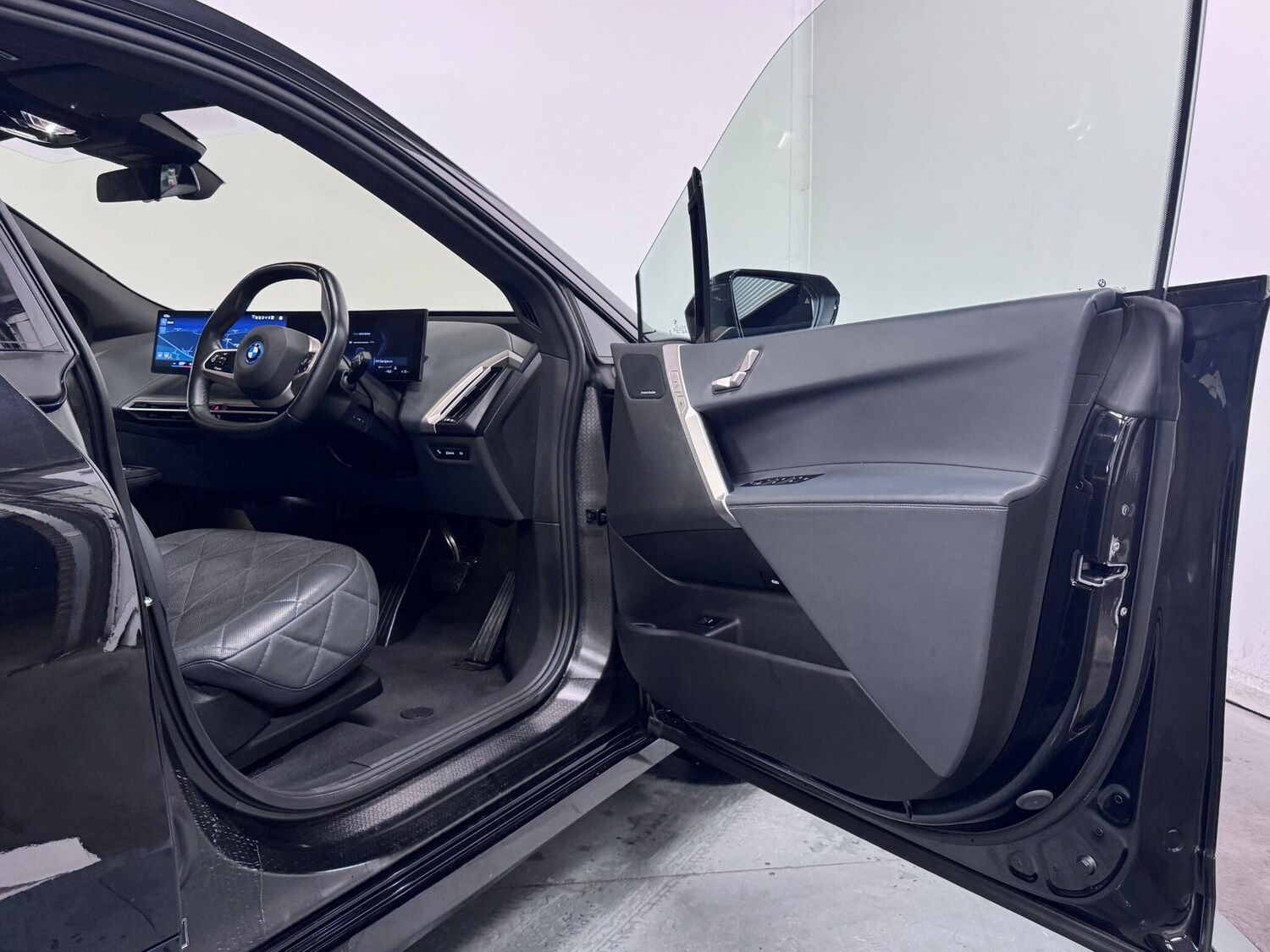 Used BMW iX 2023 for sale - 76389167: Photo 14