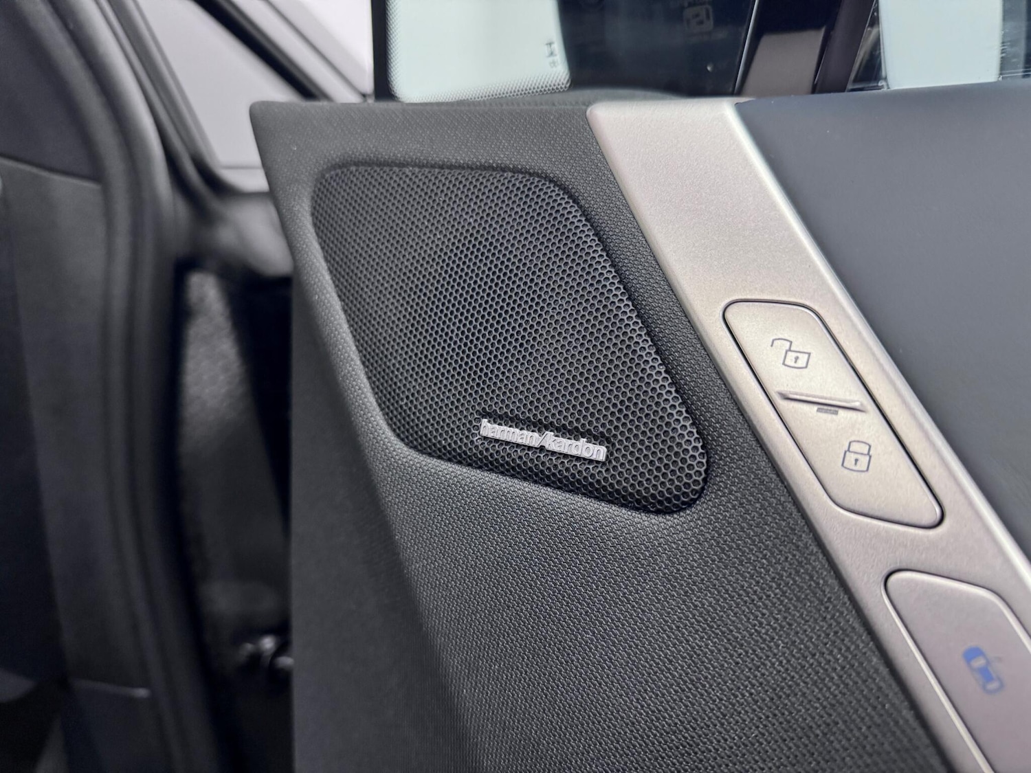 Used BMW iX 2023 for sale - 76389167: Photo 16