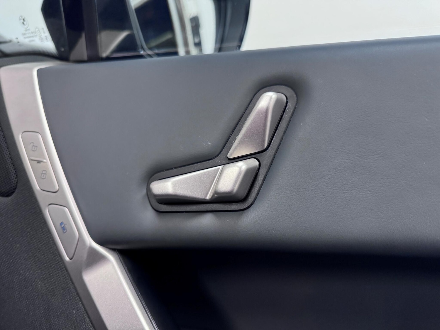 Used BMW iX 2023 for sale - 76389167: Photo 17