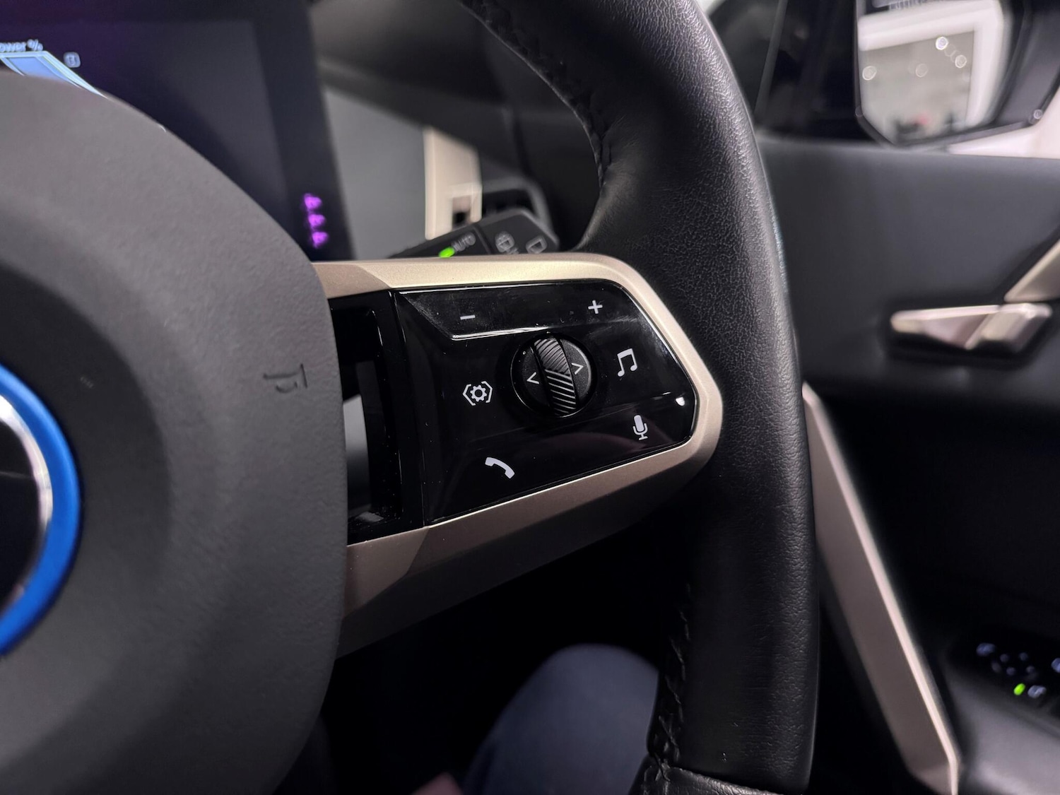 Used BMW iX 2023 for sale - 76389167: Photo 38