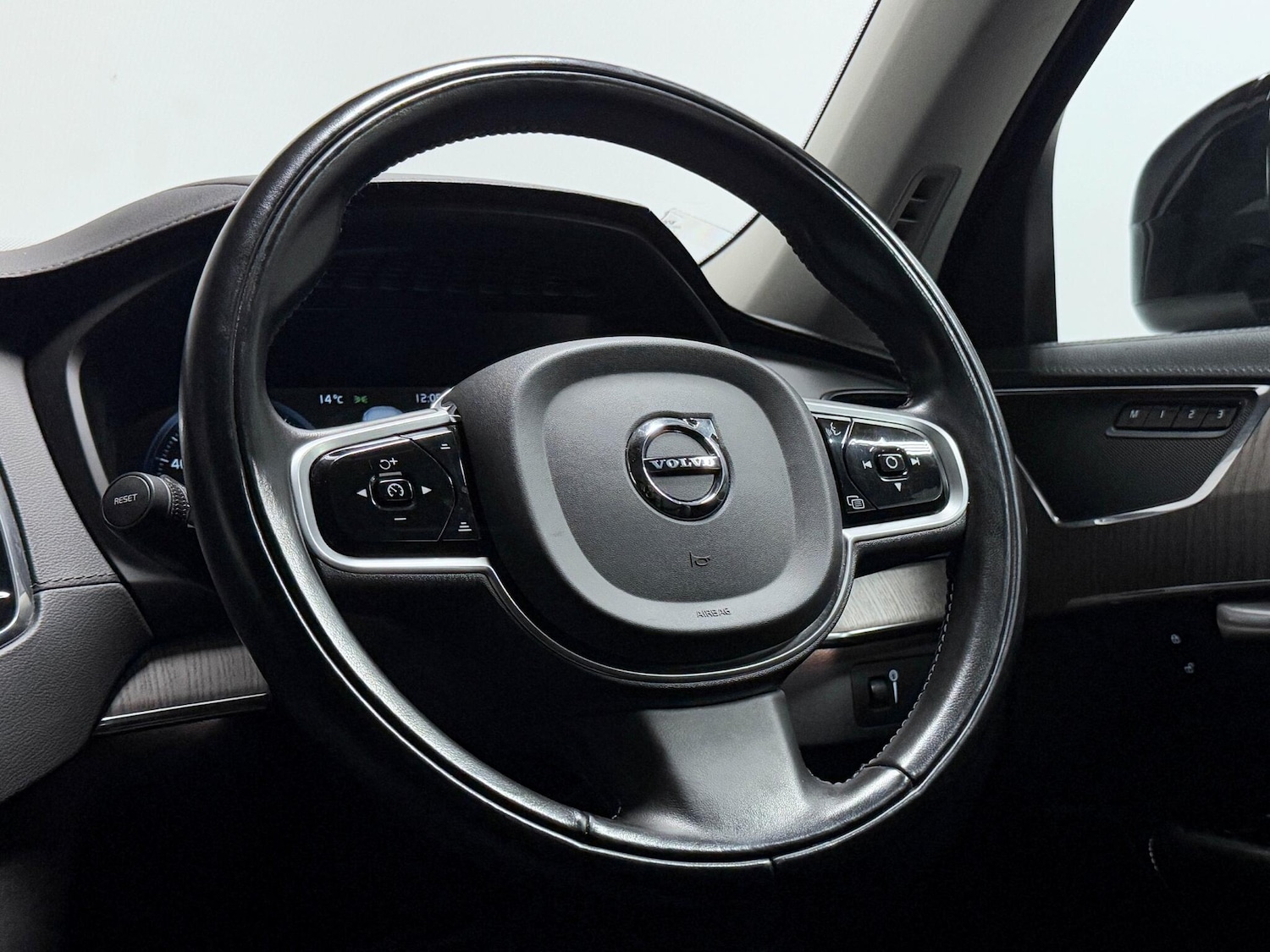 Used Volvo XC90 2022 for sale - 76336293: Photo 36