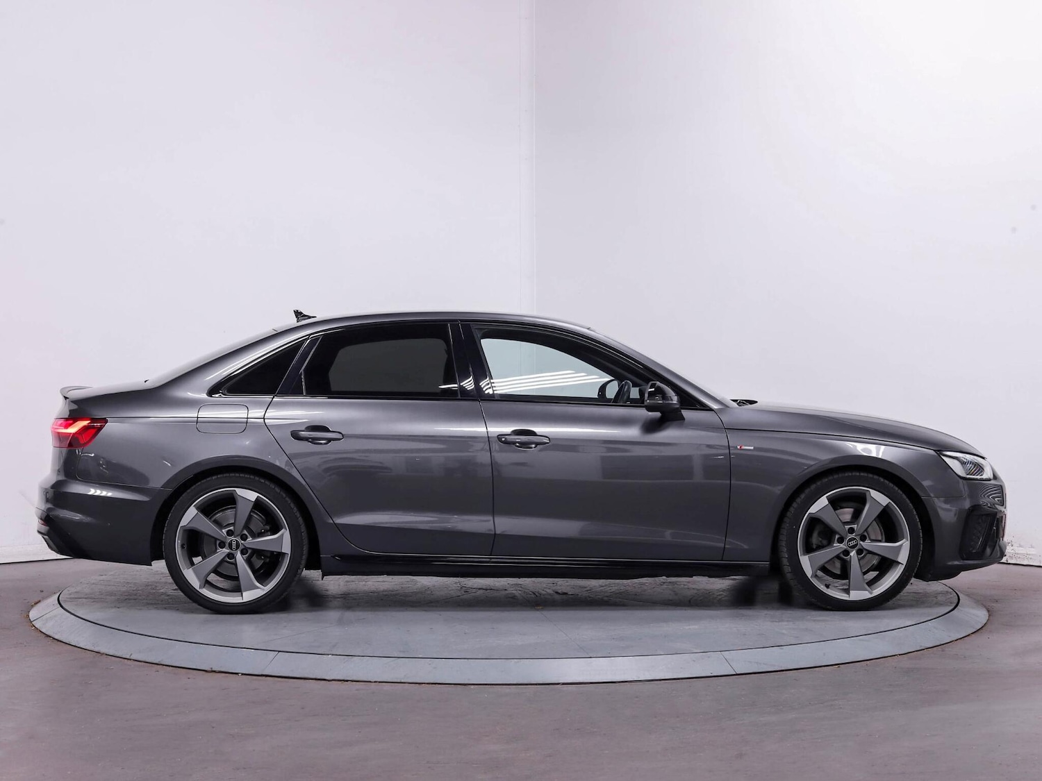 Used Audi A4 2022 for sale - 76013631: Photo 8