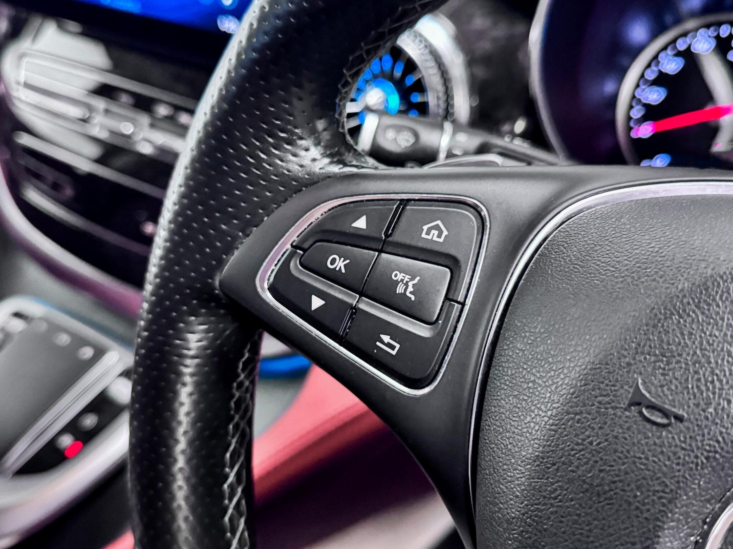 Used Mercedes-Benz V-Class 2022 for sale - 77315055: Photo 41