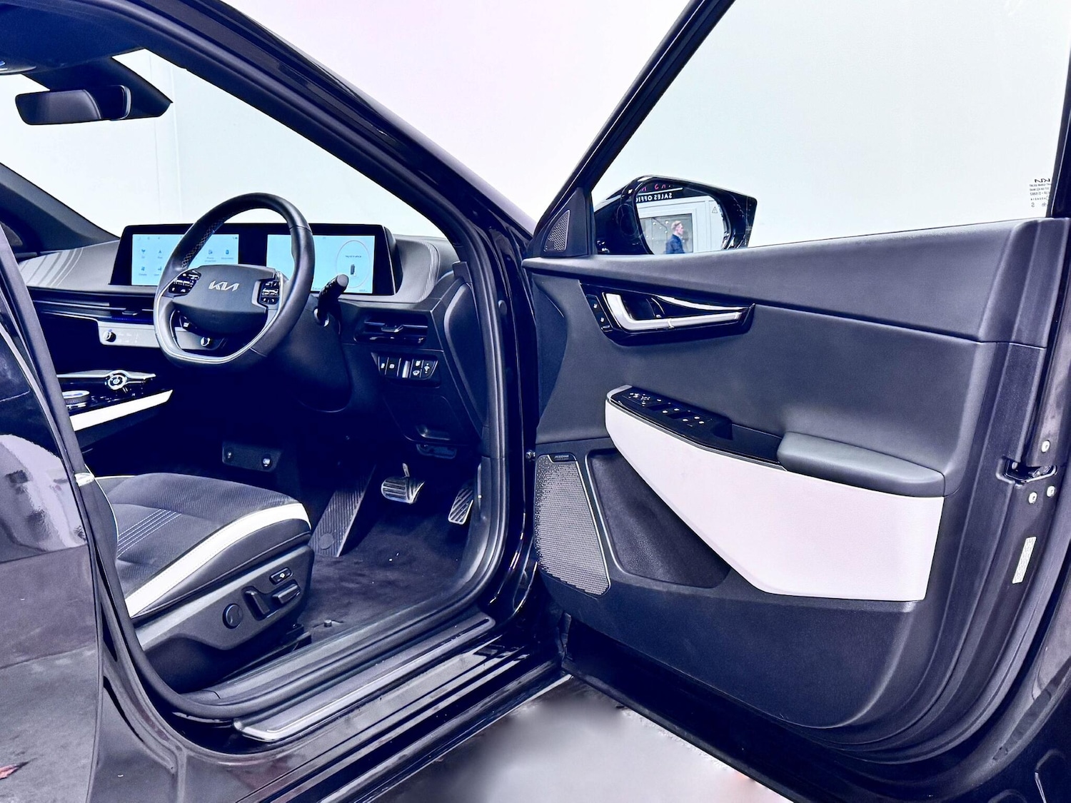 Used Kia EV6 2024 for sale - 77387307: Photo 14