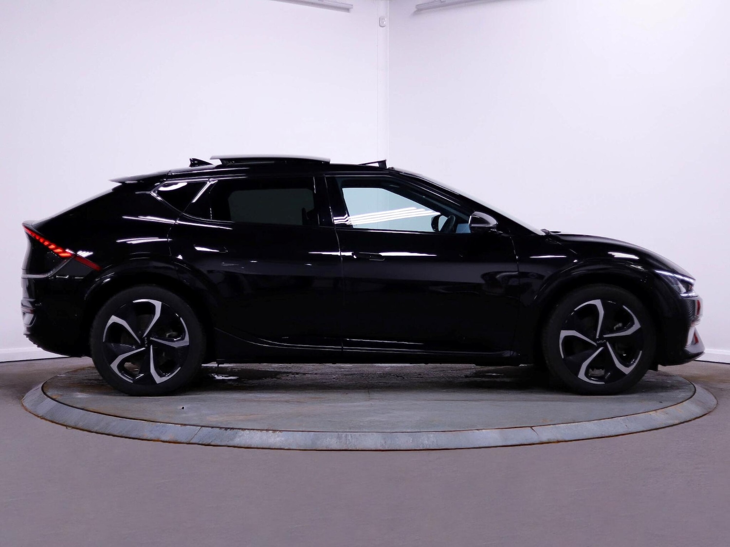 Used Kia EV6 2024 for sale - 77387307: Photo 8