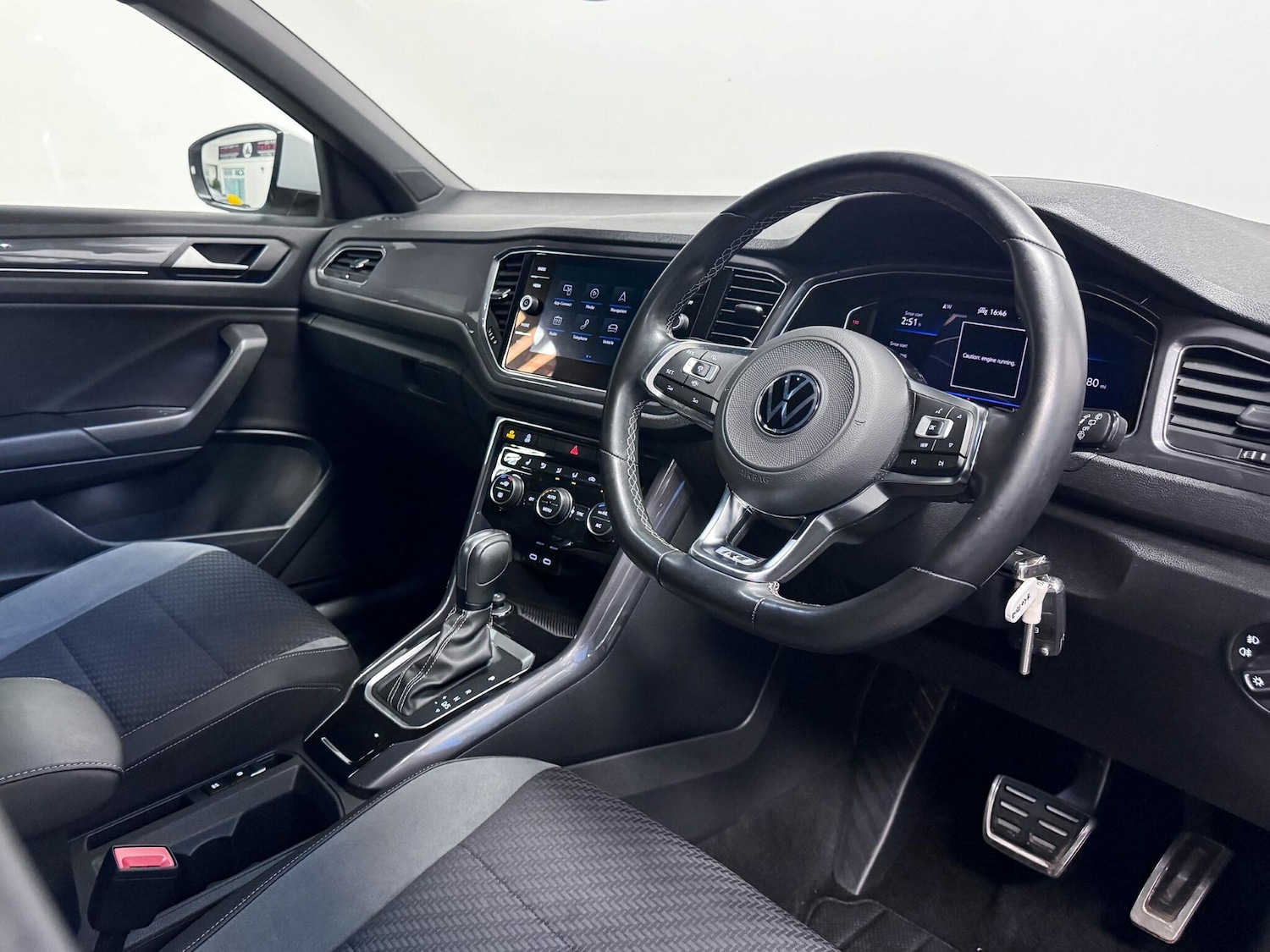 Used Volkswagen T-Roc 2021 for sale - 76742505: Photo 16