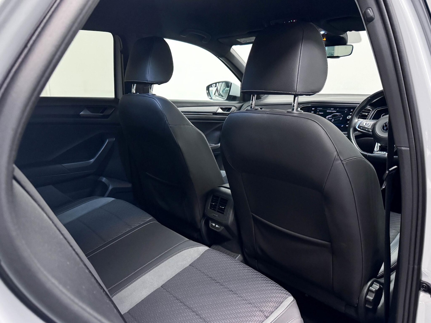 Used Volkswagen T-Roc 2021 for sale - 76742505: Photo 21