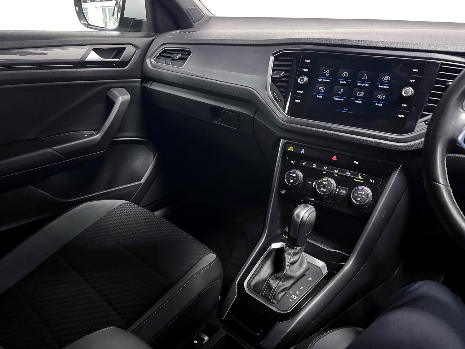 Used Volkswagen T-Roc 2021 for sale - 76742505: Photo 23