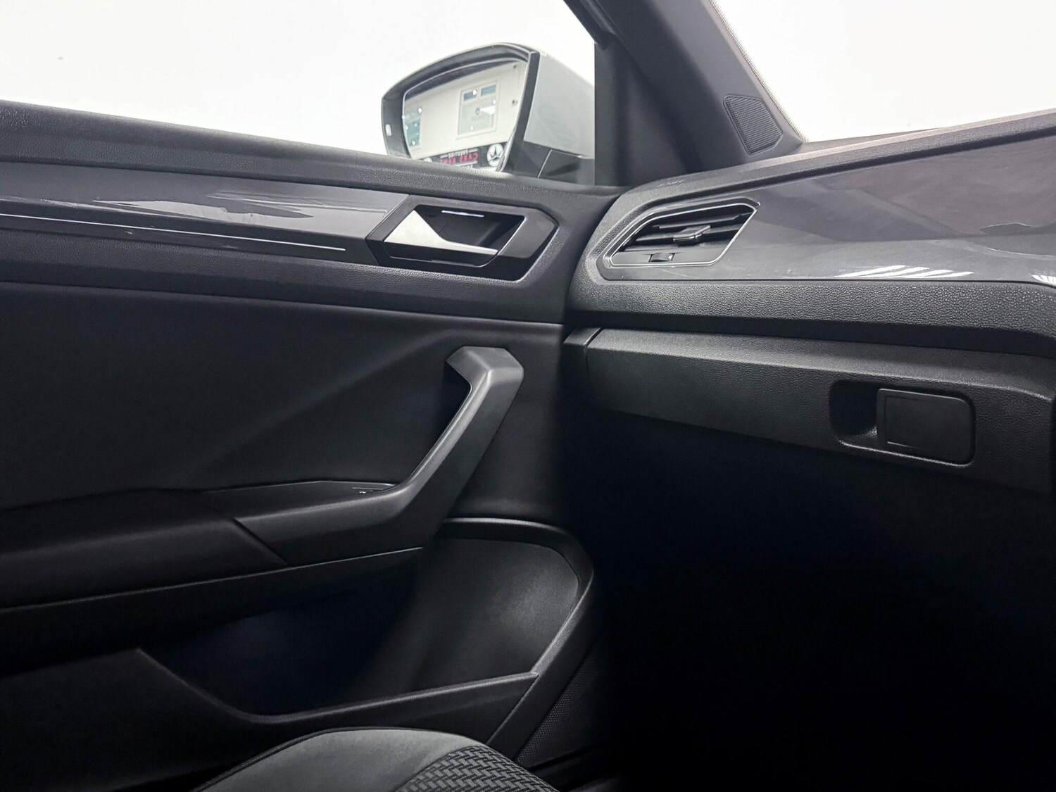 Used Volkswagen T-Roc 2021 for sale - 76742505: Photo 24