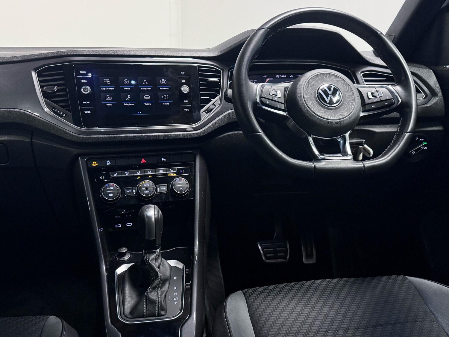 Used Volkswagen T-Roc 2021 for sale - 76742505: Photo 30