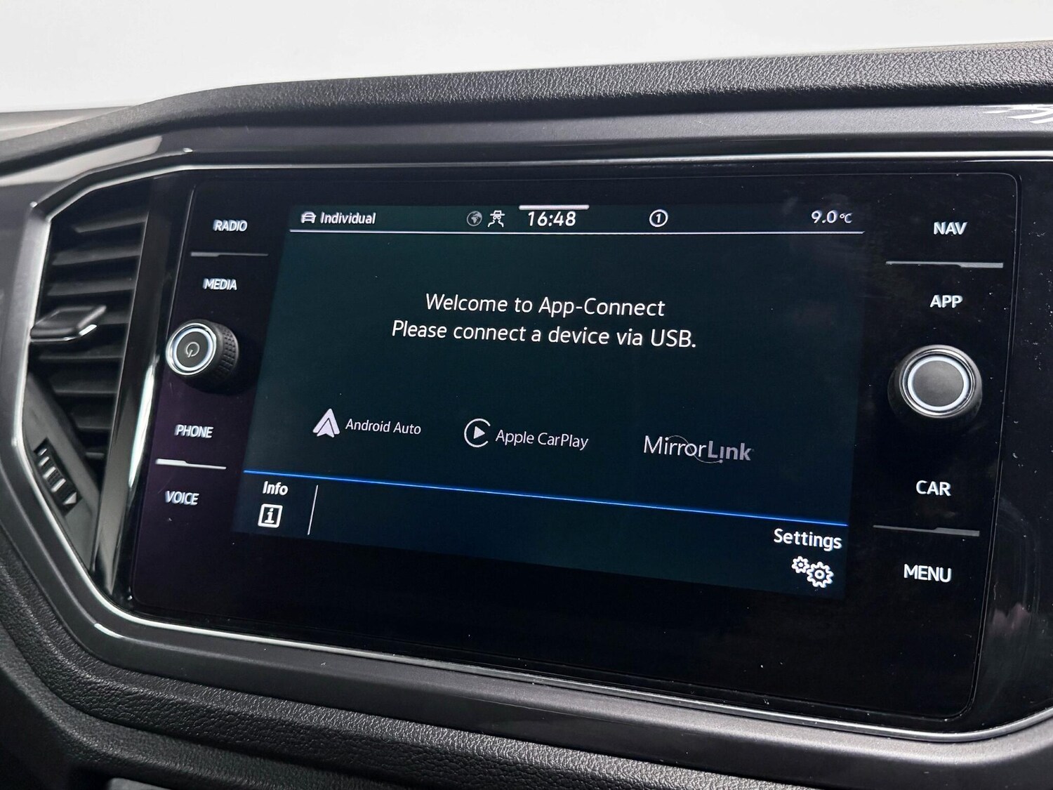 Used Volkswagen T-Roc 2021 for sale - 76742505: Photo 36